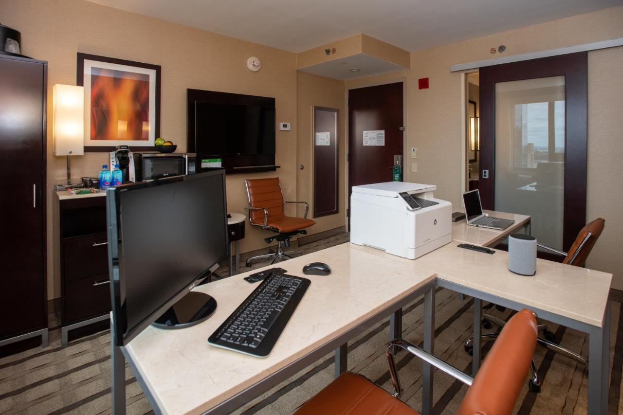 Holiday Inn New York City - Times Square By Ihg Exterior photo